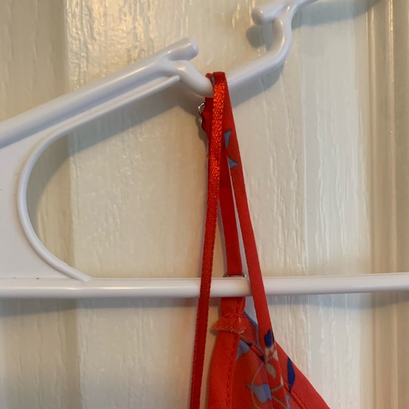 Red orange strappy camisole blouse adjustable straps flowy tank sienna sky - Picture 4 of 10